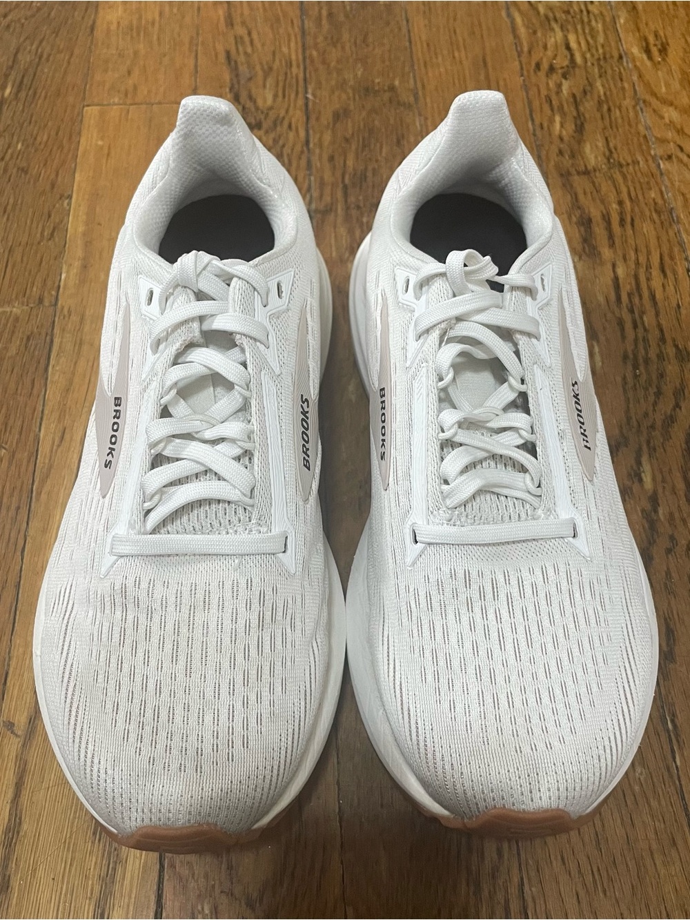 brooks revel 8 running shoes